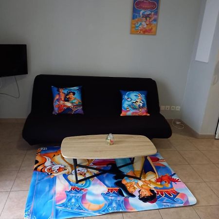 C101 Appartement Disneyland Монтеврен Екстериор снимка