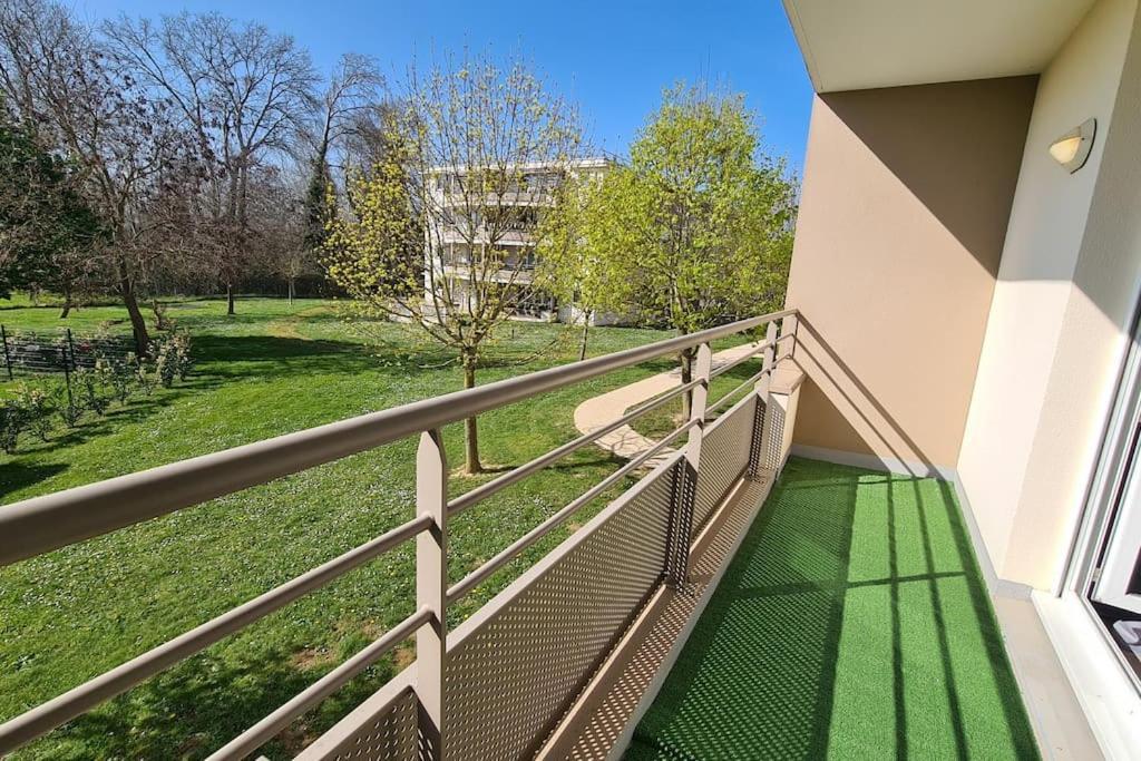 C101 Appartement Disneyland Монтеврен Екстериор снимка