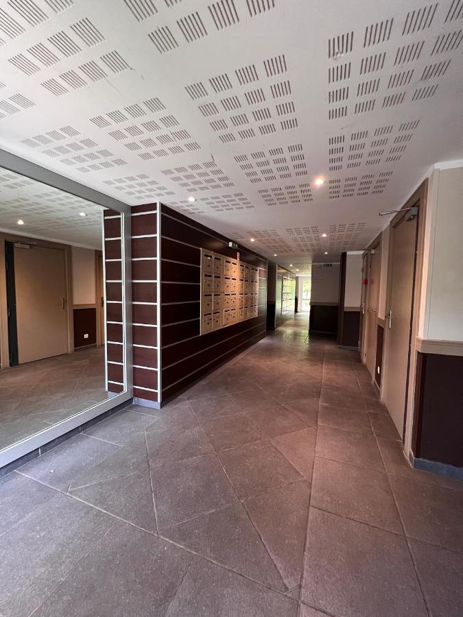 C101 Appartement Disneyland Монтеврен Екстериор снимка