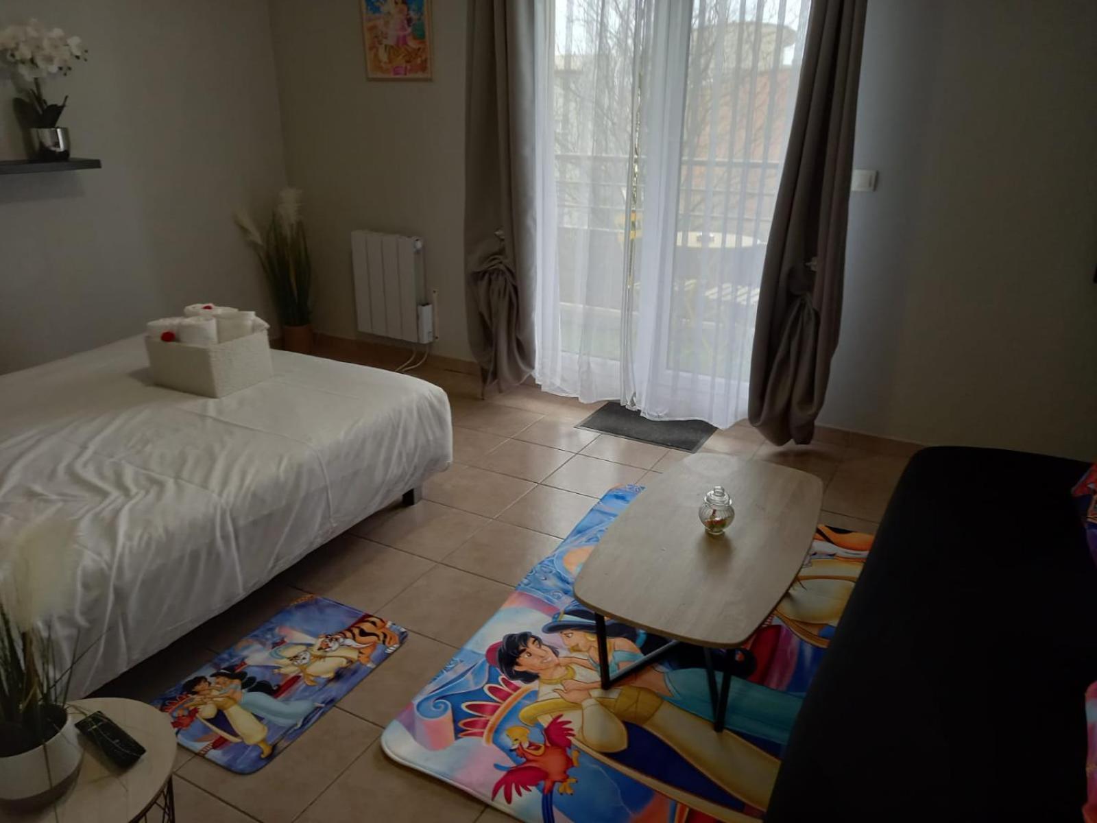 C101 Appartement Disneyland Монтеврен Екстериор снимка